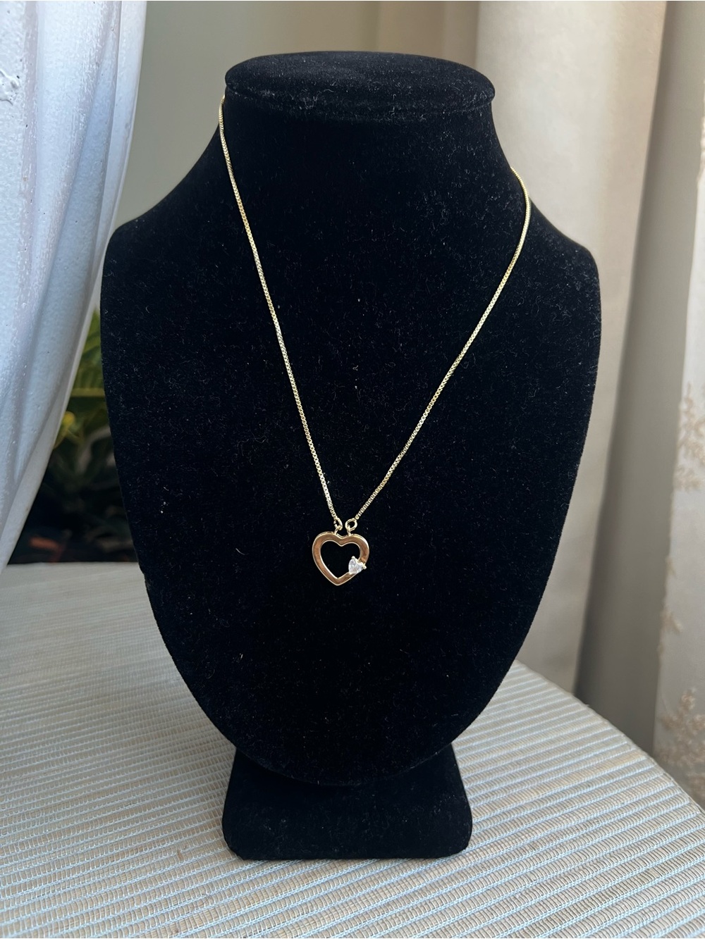 🩷- Gold Heart  Necklace with Single Accent Stone and red stones on the side